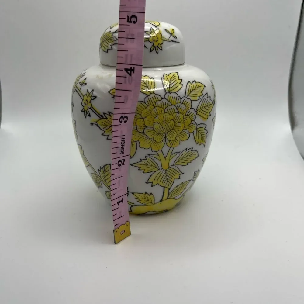 Vintage yellow white floral ginger jar